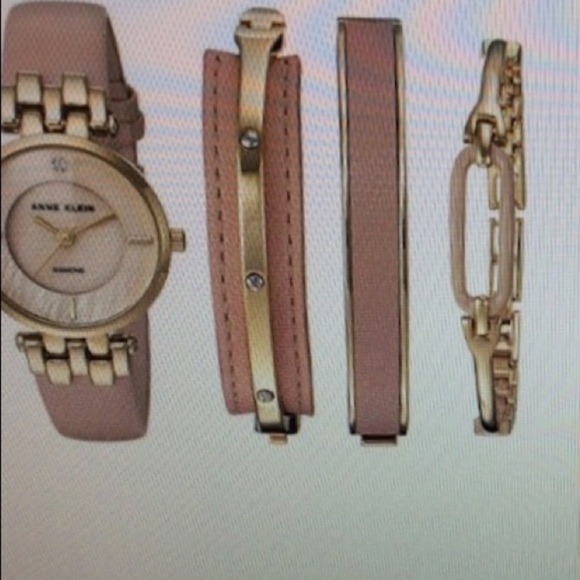 Anne Klein cream watch with three bangles. - Picture 1 of 2